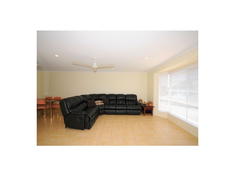 10 HAYMAN CT, Kawungan QLD 4655