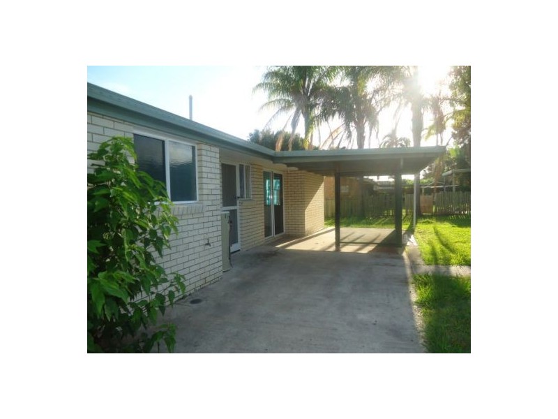 665 Boat Harbour Drive, Urangan QLD 4655