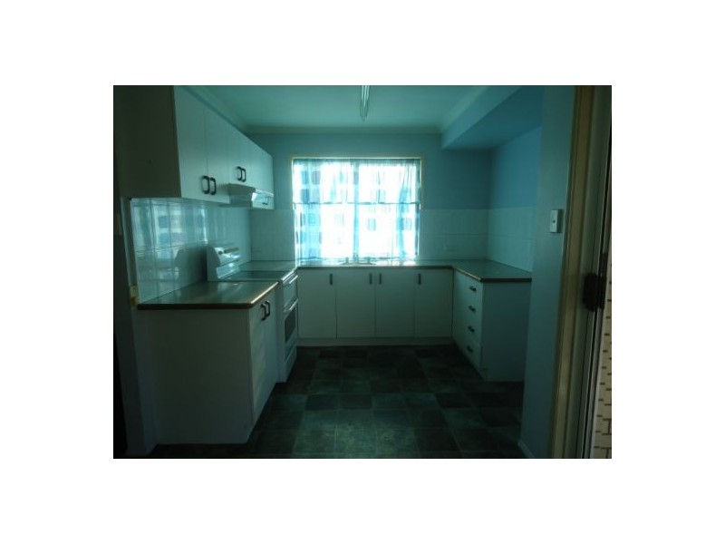 665 Boat Harbour Drive, Urangan QLD 4655