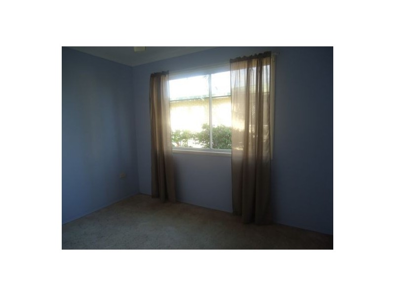 665 Boat Harbour Drive, Urangan QLD 4655