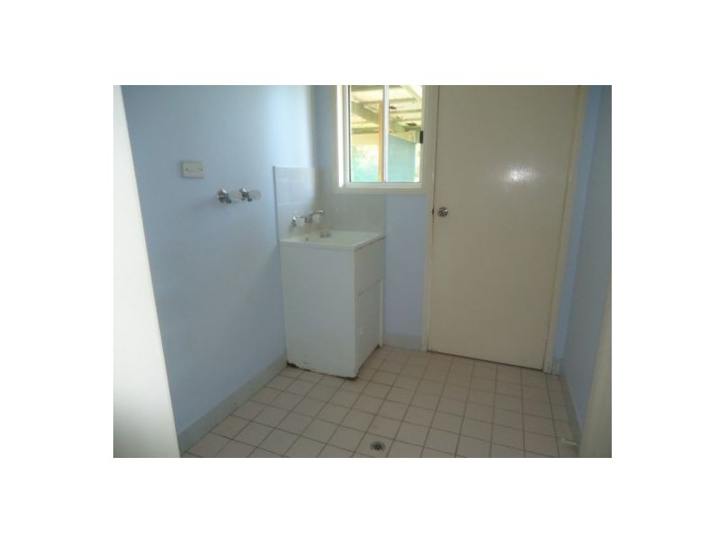 665 Boat Harbour Drive, Urangan QLD 4655