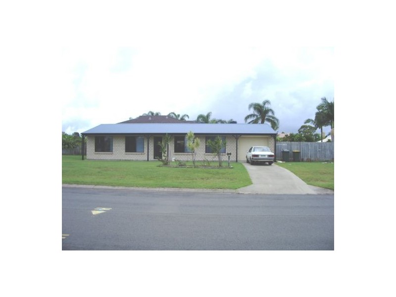184 Pulgul Street, Urangan QLD 4655