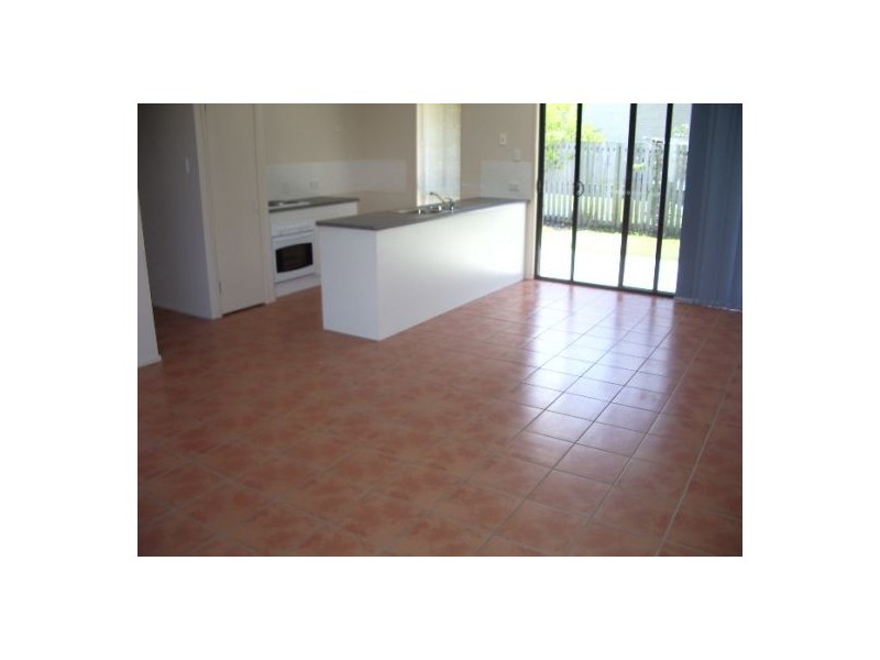 184 Pulgul Street, Urangan QLD 4655