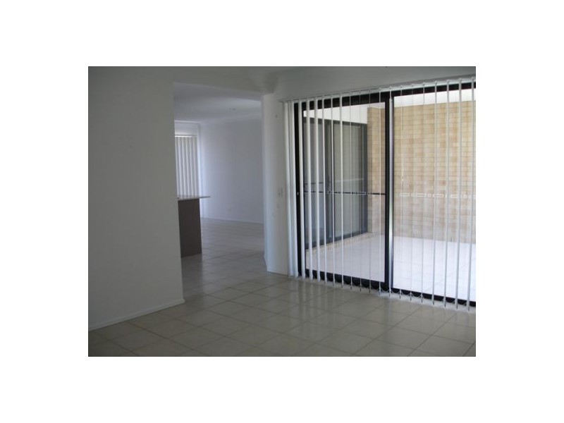 12 Santa Maria Ave, Urraween QLD 4655