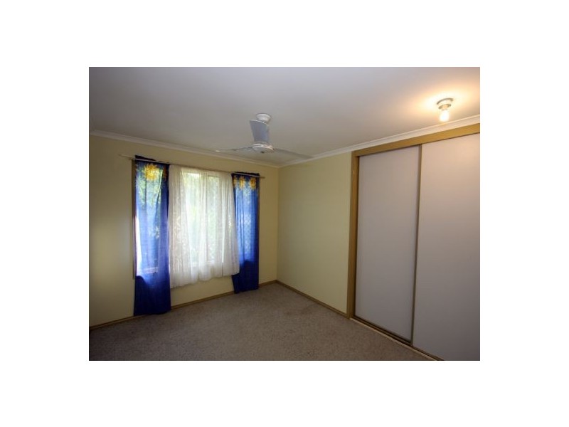 11 Owen Crescent, Urangan QLD 4655