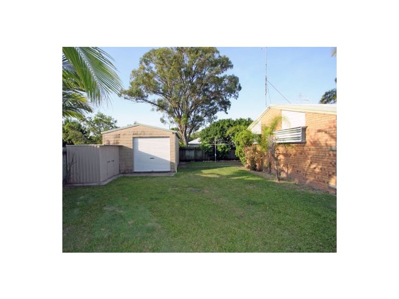 11 Owen Crescent, Urangan QLD 4655