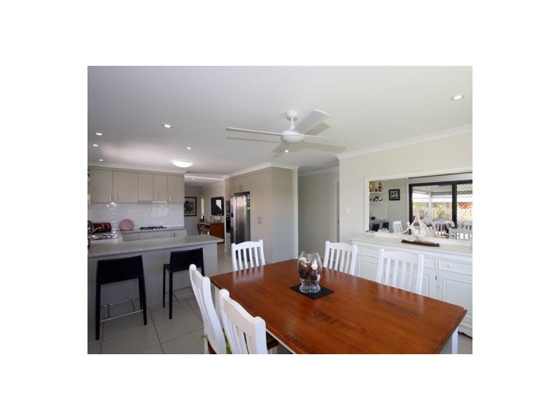 4 Whipbird Court, Urangan QLD 4655