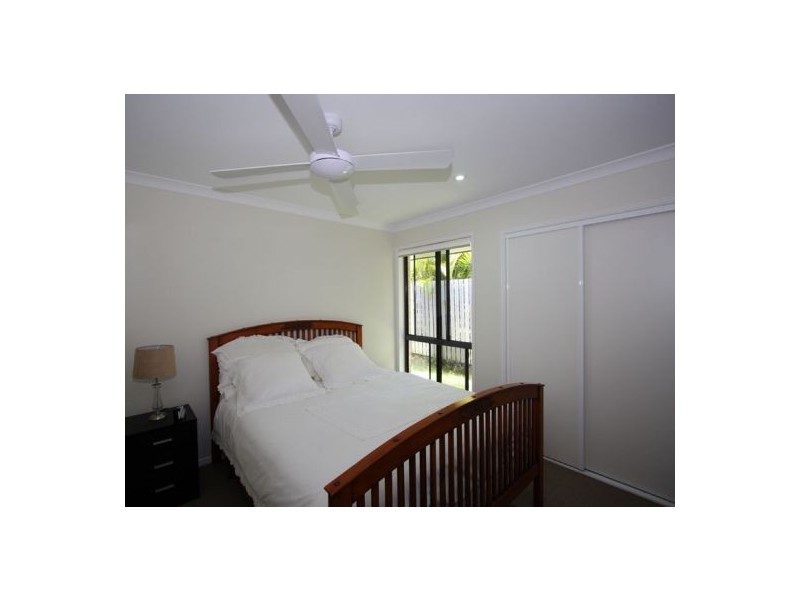 4 Whipbird Court, Urangan QLD 4655