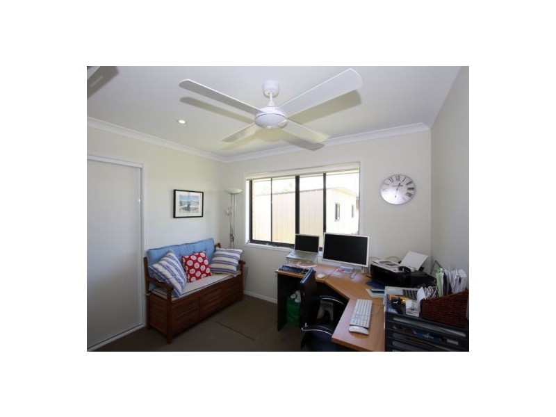 4 Whipbird Court, Urangan QLD 4655