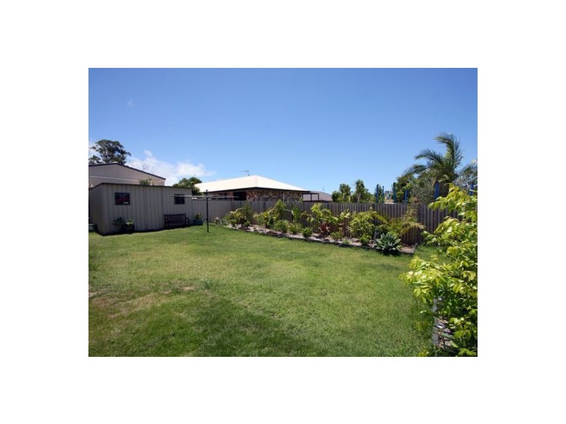 4 Whipbird Court, Urangan QLD 4655