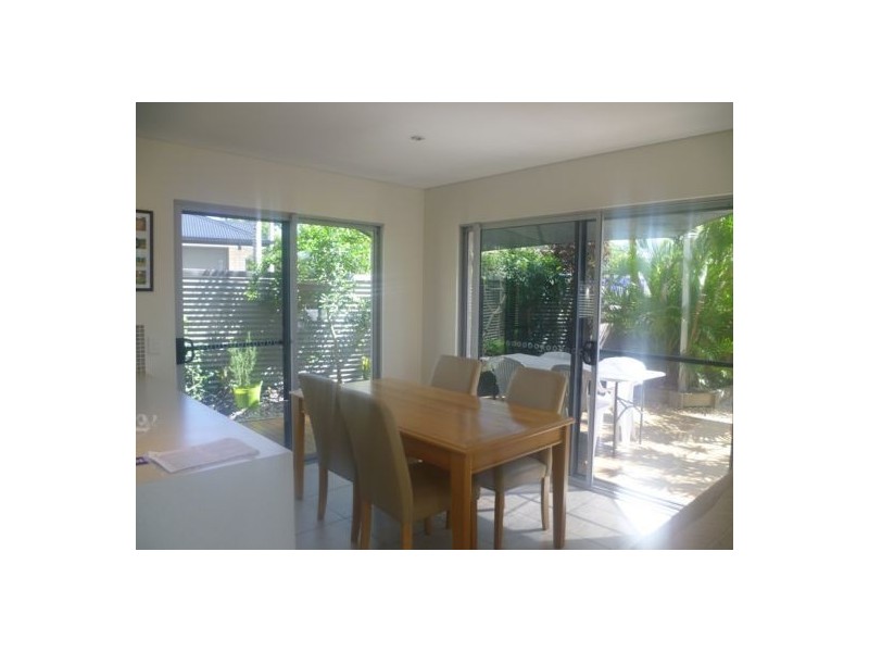 1/187 Torquay Rd, Scarness QLD 4655