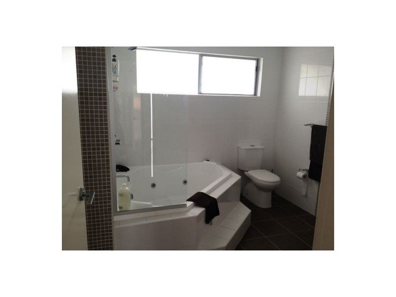 1/187 Torquay Rd, Scarness QLD 4655