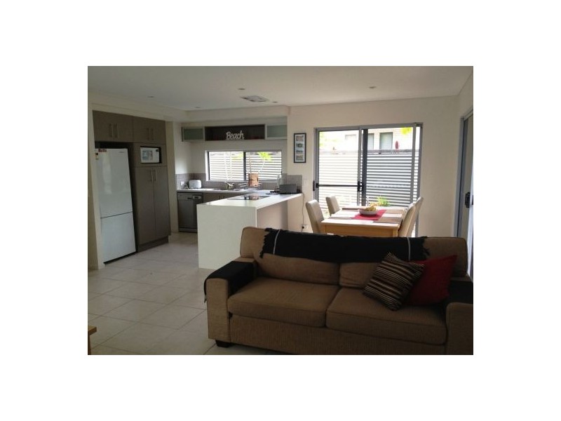 1/187 Torquay Rd, Scarness QLD 4655