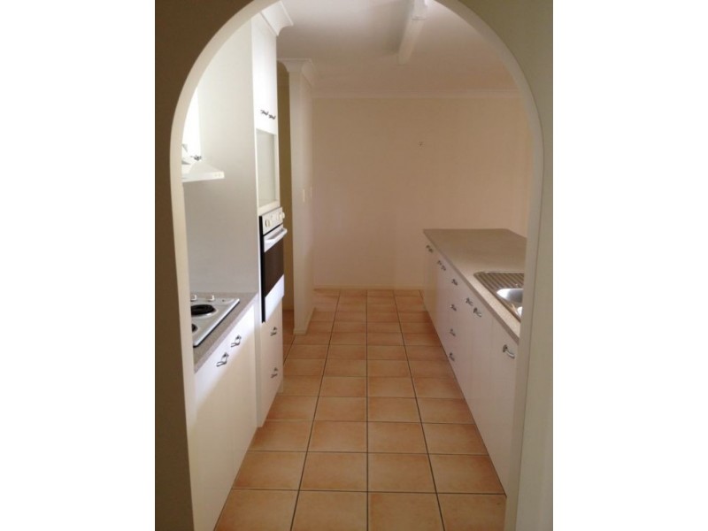 7 Sonder Street, Urangan QLD 4655