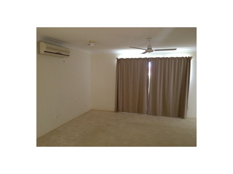 7 Sonder Street, Urangan QLD 4655