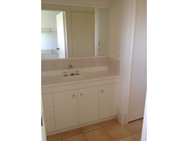 7 Sonder Street, Urangan QLD 4655