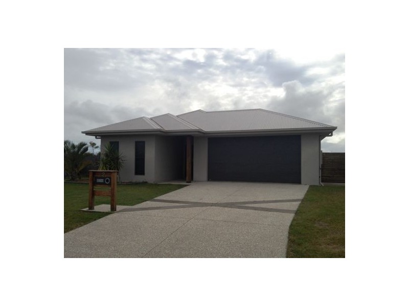 2 Earl St Vincent Crct, Eli Waters QLD 4655