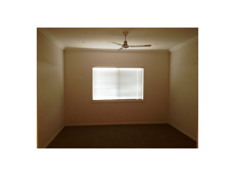 2 Earl St Vincent Crct, Eli Waters QLD 4655