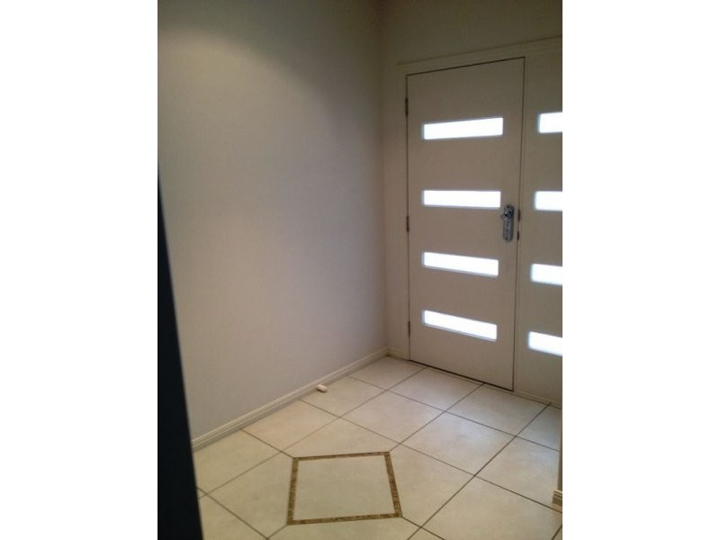 2 Earl St Vincent Crct, Eli Waters QLD 4655