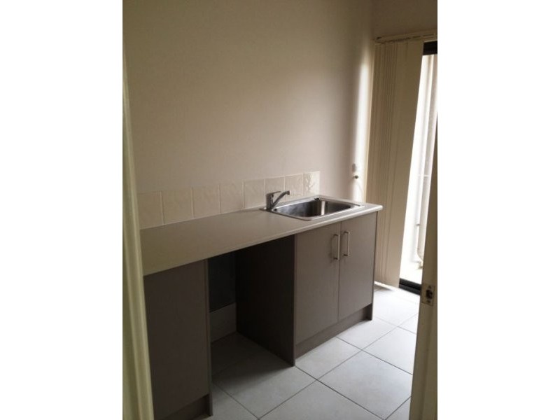 2 Earl St Vincent Crct, Eli Waters QLD 4655