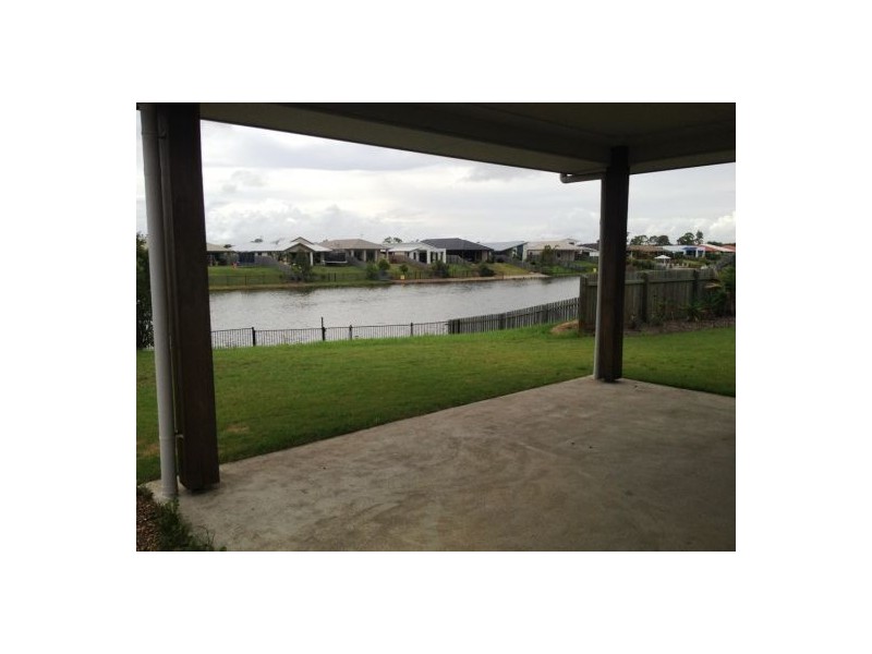 2 Earl St Vincent Crct, Eli Waters QLD 4655