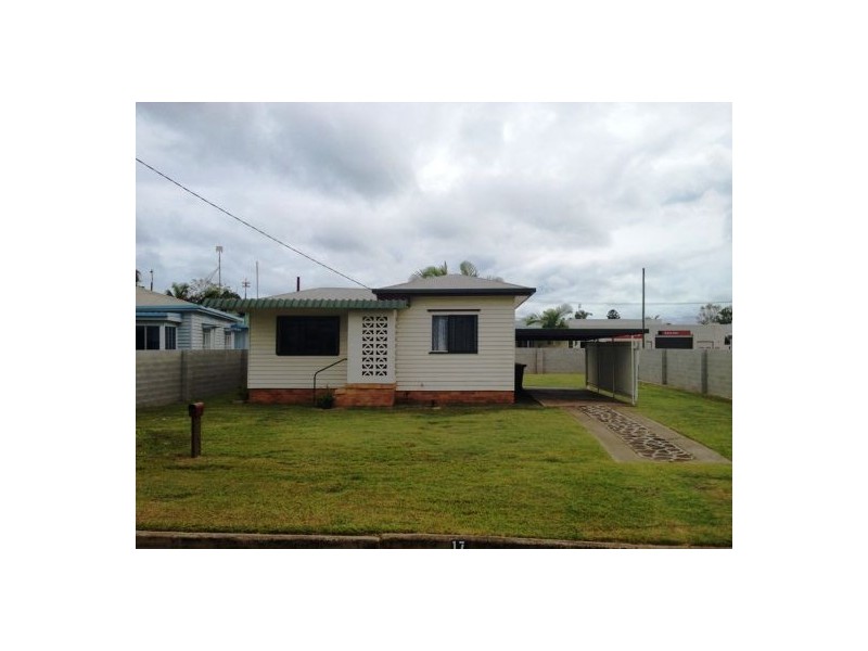 17 Thomas Street, Pialba QLD 4655