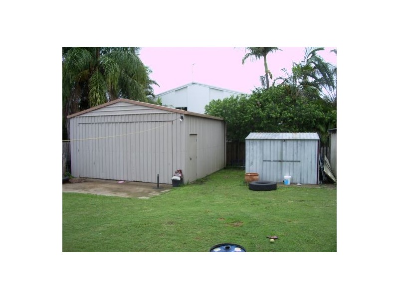 8 Ian Avenue, Kawungan QLD 4655