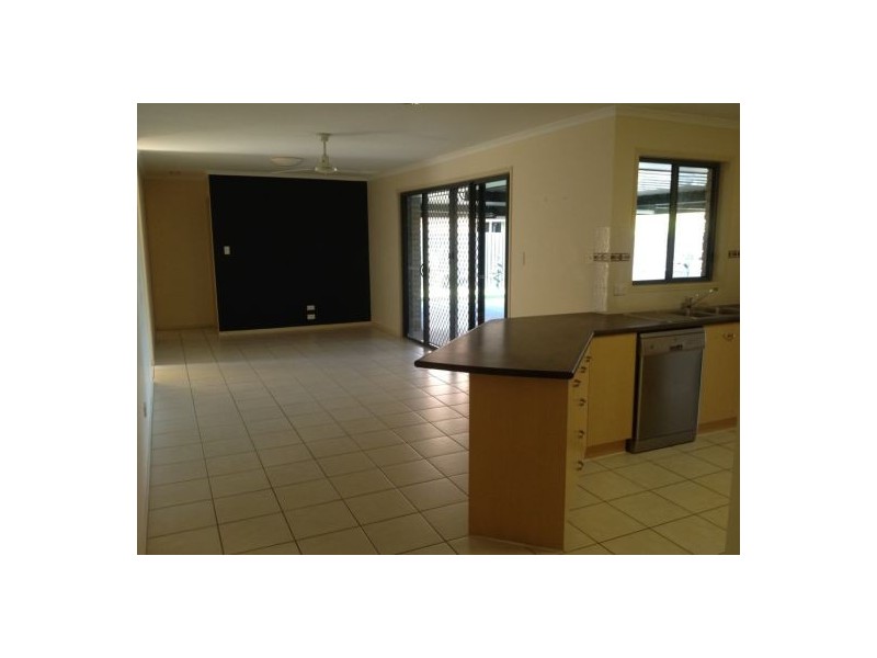 24 Hyperno Rd, Point Vernon QLD 4655