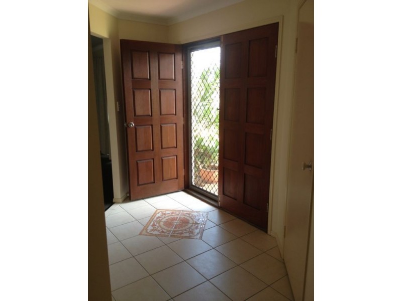 24 Hyperno Rd, Point Vernon QLD 4655