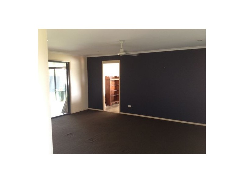 24 Hyperno Rd, Point Vernon QLD 4655