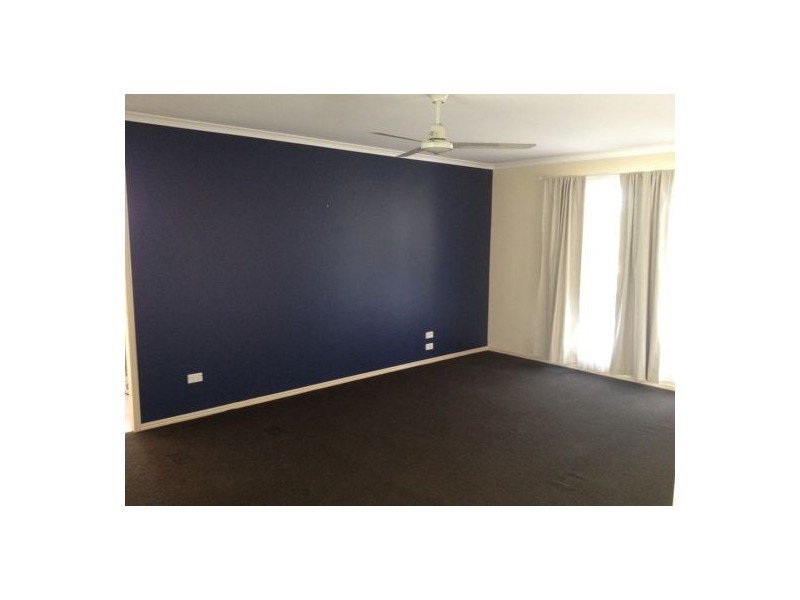 24 Hyperno Rd, Point Vernon QLD 4655