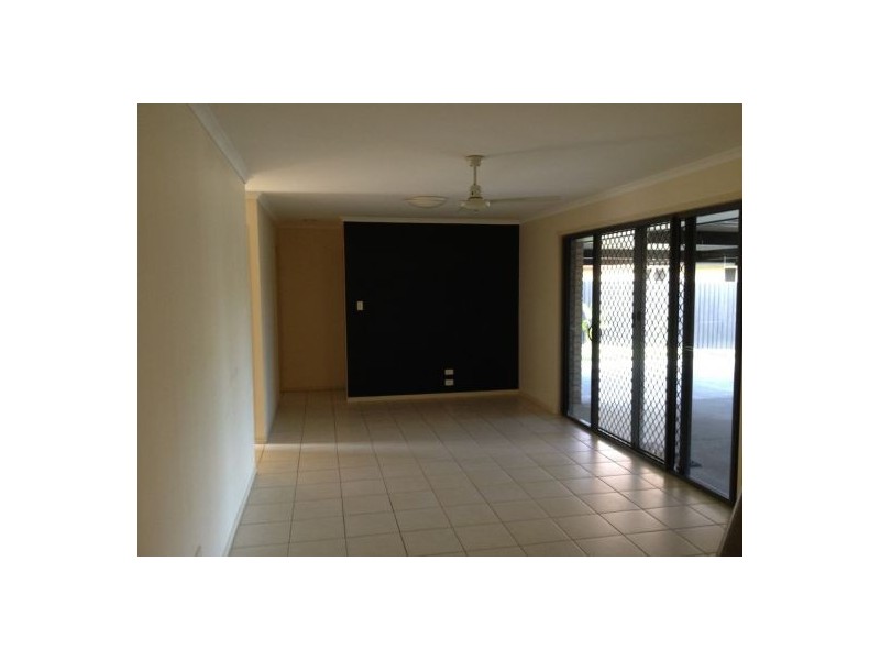 24 Hyperno Rd, Point Vernon QLD 4655