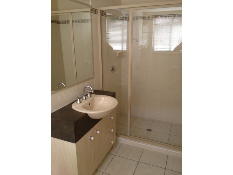 24 Hyperno Rd, Point Vernon QLD 4655
