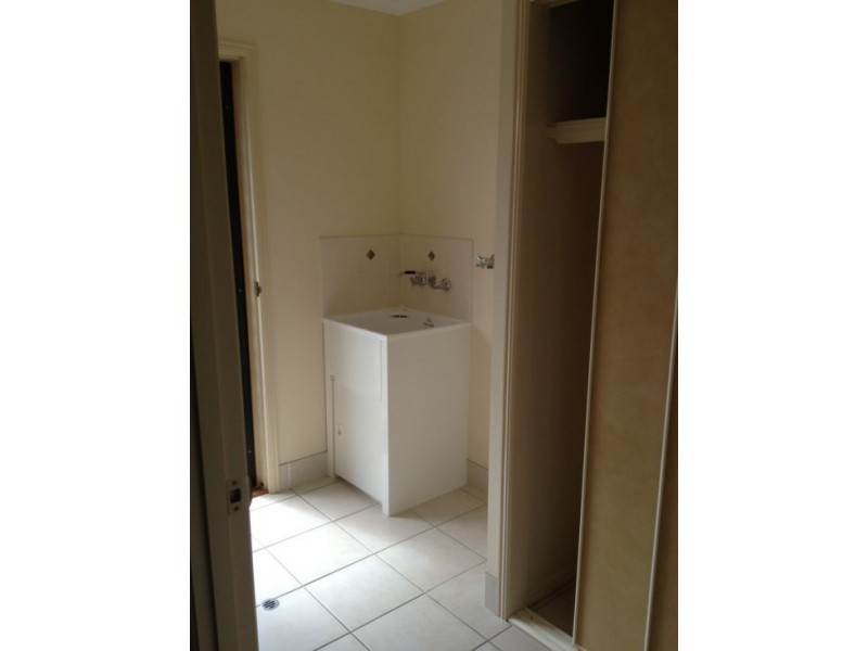 24 Hyperno Rd, Point Vernon QLD 4655