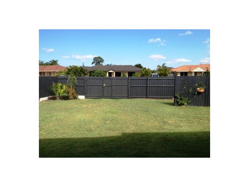 24 Hyperno Rd, Point Vernon QLD 4655