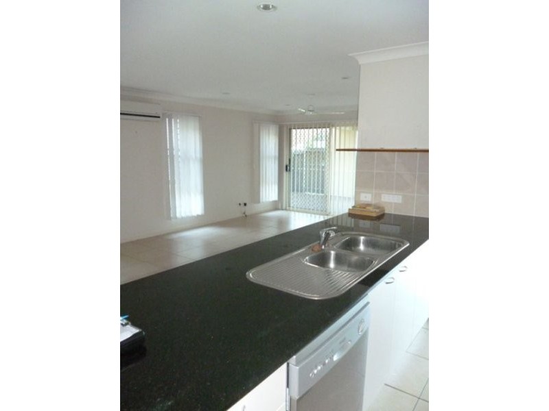 21 Oyster Court, Toogoom QLD 4655