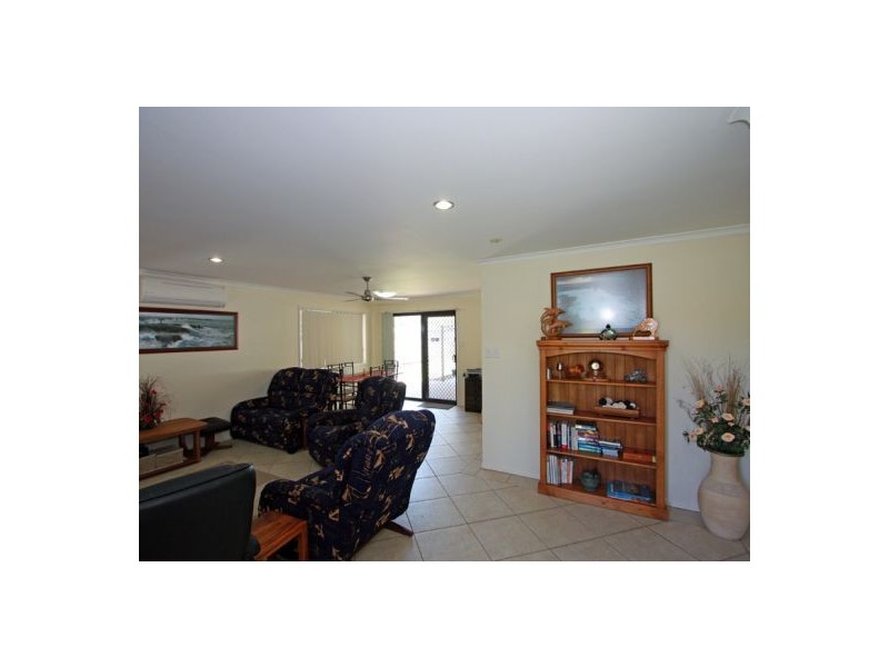 39 Bayrise Drive, Urangan QLD 4655