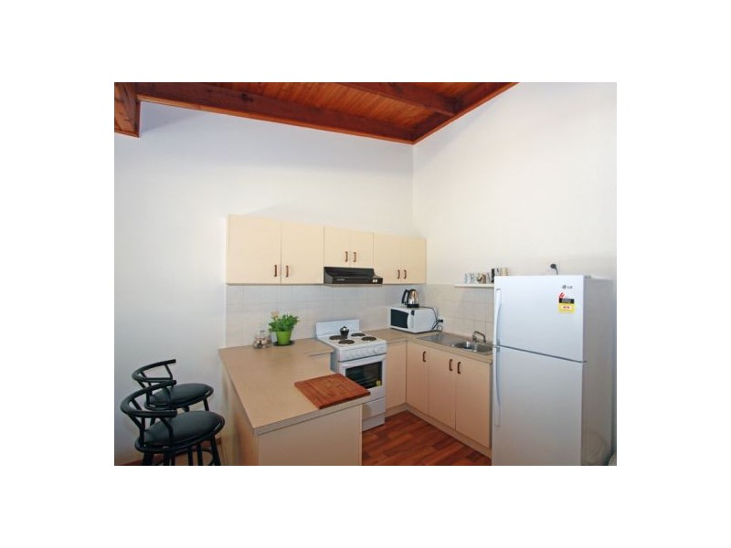 3/4 Pilot Street, Urangan QLD 4655