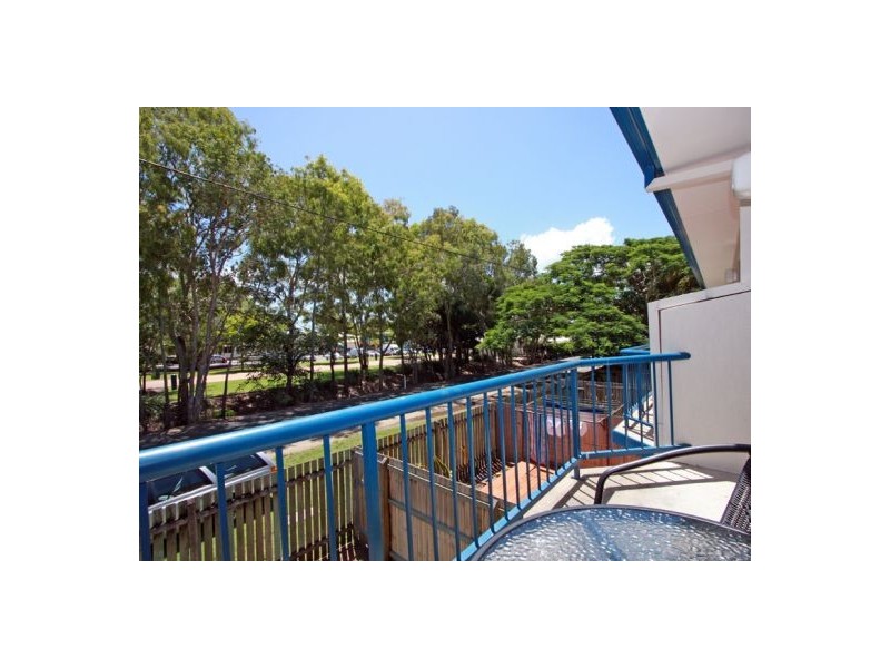 3/4 Pilot Street, Urangan QLD 4655