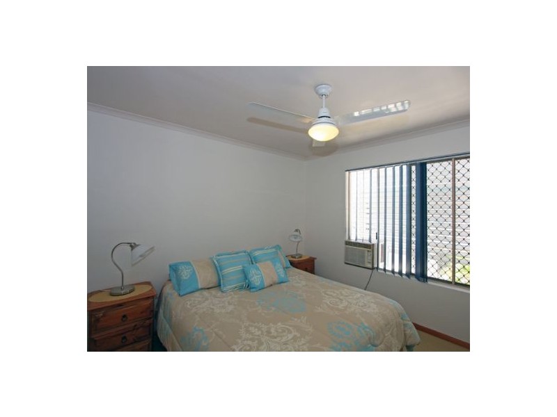 3/4 Pilot Street, Urangan QLD 4655