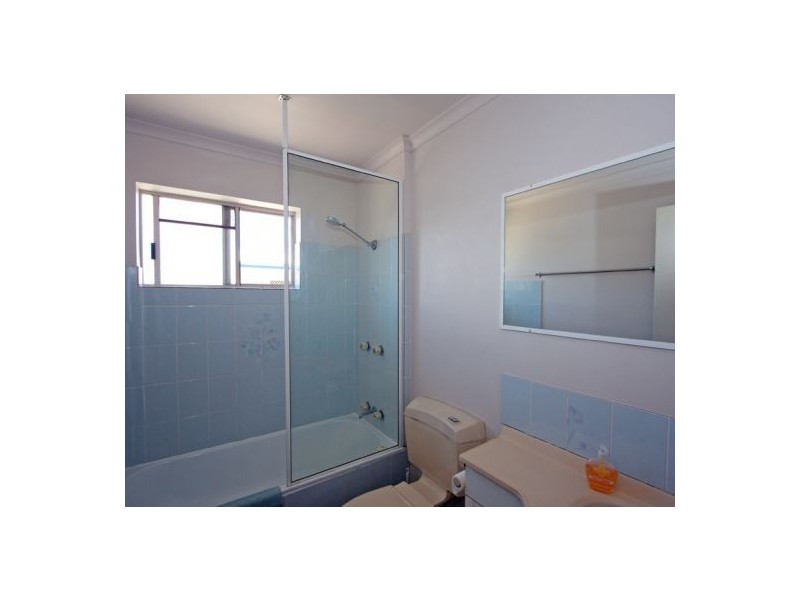 3/4 Pilot Street, Urangan QLD 4655