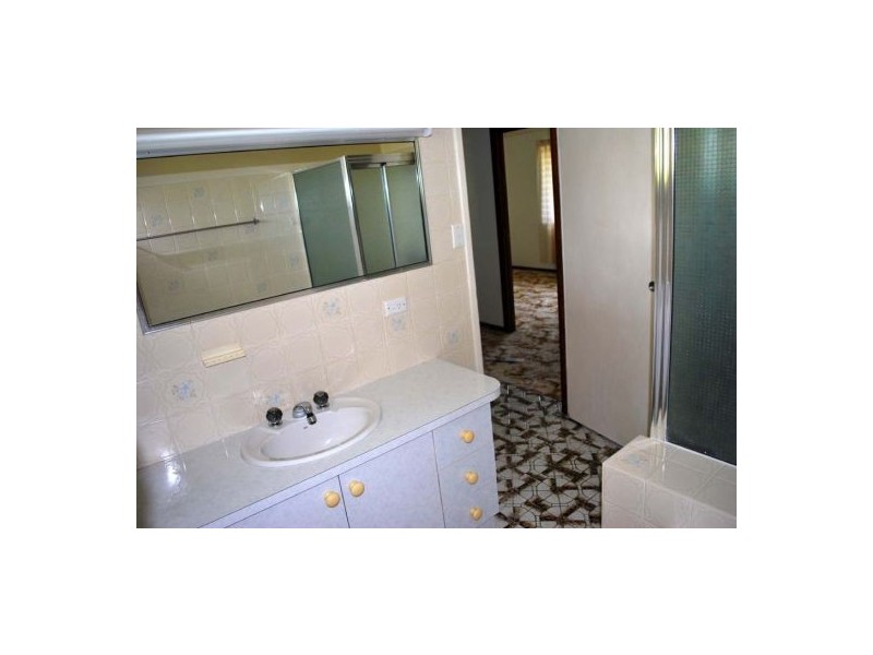 5 Waigani Ave, Kawungan QLD 4655