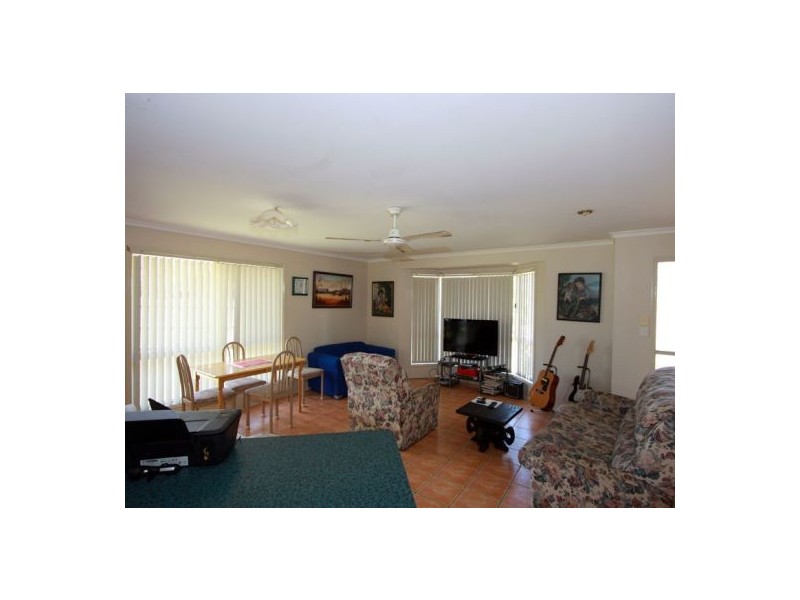3 Fiona Court, Urangan QLD 4655
