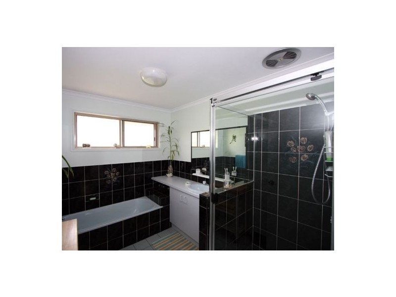 7 GAIL St, River Heads QLD 4655