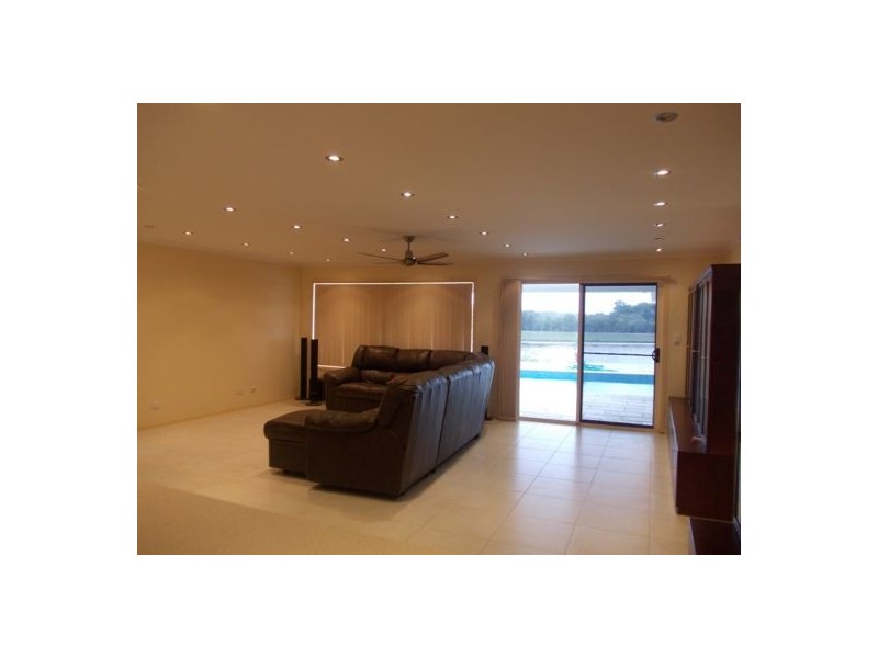 26 Bushlark Avenue, Eli Waters QLD 4655