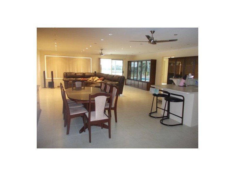 26 Bushlark Avenue, Eli Waters QLD 4655