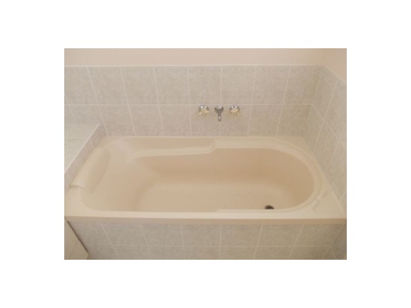 26 Bushlark Avenue, Eli Waters QLD 4655