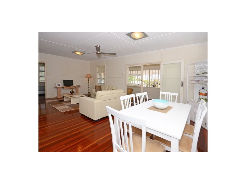 60 DAYMAN, Urangan QLD 4655