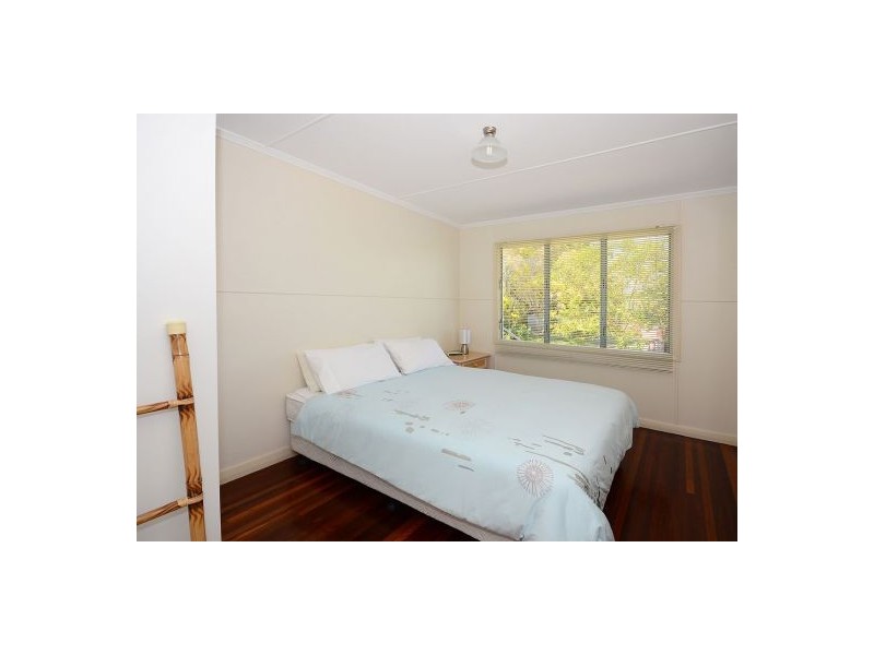 60 DAYMAN, Urangan QLD 4655