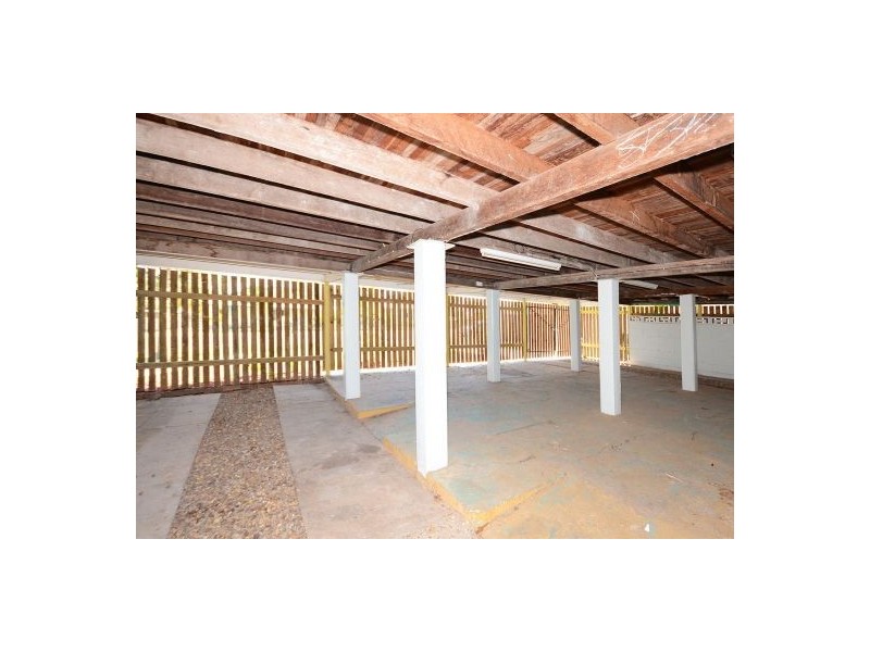 60 DAYMAN, Urangan QLD 4655